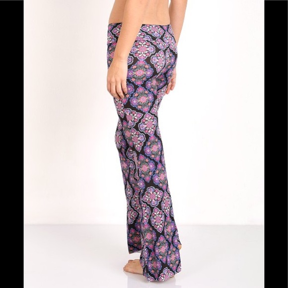 Onzie Bell Flare Pants Fietsa small NWT - Picture 4 of 4